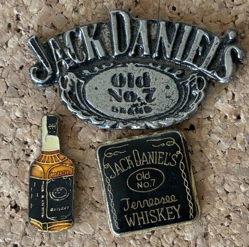 Lot pin jack daniels - 3, old