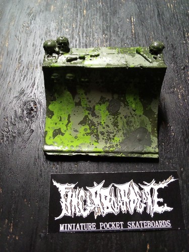 Fingerboard quarter pipe - quarter,