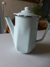 ancienne Cafetière en tole  émaillée vintage en métal émaillé vert clair + foncé