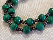 COLLIER  de perles en malachite et argent