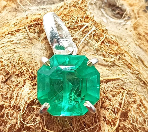 Pendentif émeraude naturelle - pendentif,