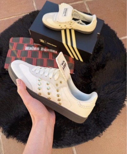 Women sneakers - women’s,
