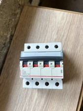 Disjoncteur Tetrapolaire