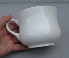 Ancienne grande tasse à