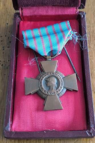 Médaille croix combattant - croix,