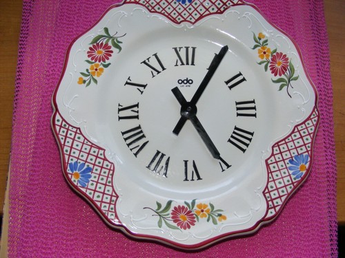 Assiette horloge odo signée - assiette,