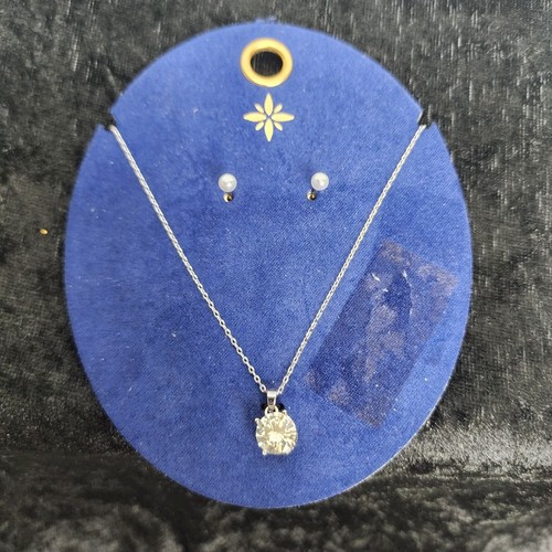 Target silver gem pendent - target,