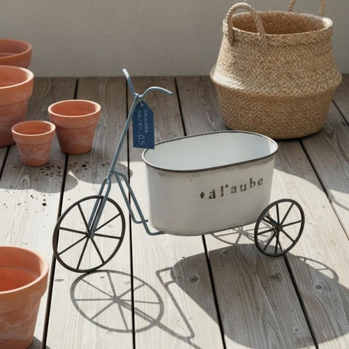 Cache pot tricycle design - cache-pot,