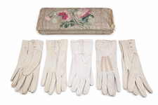 Ancienne Boîte à Gants + 5