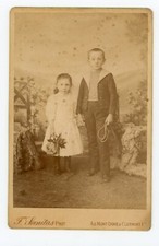 PHOTO CABINET vers 1890, un