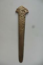 Coupe-papier tourne-page Art Nouveau en bronze marrons châtaignes signé Villien