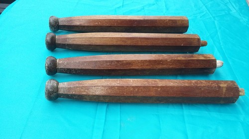 Anciens pieds table - de,