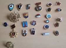 Lot de 25 insigne badge