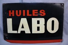 AR943 PLAQUE EMAILLEE HUILES LABO 50 x 33 cm ETAT MOYEN ENAMEL