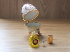 Miniature de parfum vide dans son oeuf en porcelaine céramique