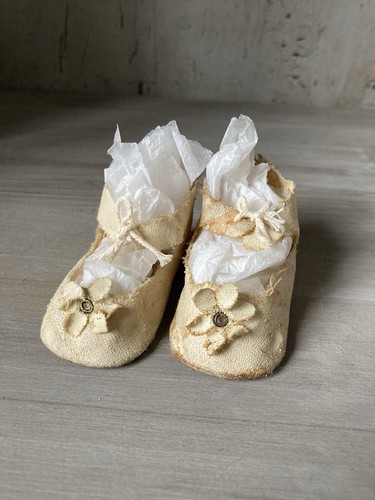 Paire chaussures poupée - paire,