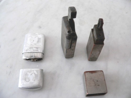Anciens briquets mèche - à,