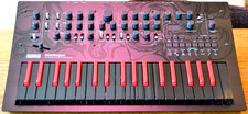 Synthétiseur analogique polyphonique KORG MINILOGUE BASS (édition limitée)