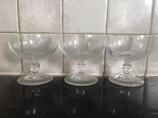 3 Coupes anciennes en semi-Cristal à Champagne (ou à desserts)
