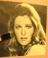 Clipping PODIUM 1977 : SHEILA , VARTAN , IL ETAIT UNE FOIS , R. SCHNEIDER , DAVE