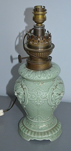 Ancienne lampe pétrole - ancienne, à