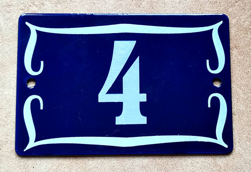 Plaque émaillée numéro - , de
