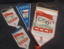 LOT 4 fanion  HOCKEY ALBERTVILLE 1992 Russie et Tchécoslovaquie 