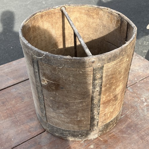 Seau baquet ancien cuisine - seau/baquet,