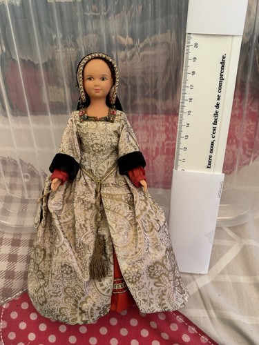 Poupée folklorique régionale - poupée,