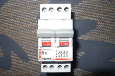INTERRUPTEUR SECTIONNEUR 4 POLES 32A. MERLIN GERIN 32AMPERES