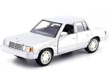 1983 Plymouth Reliant Gris Metalizado 1:24 Motor Max 73336