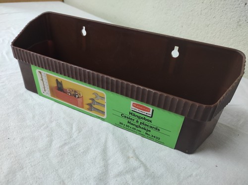 Casier placards rubbermaid - casier,