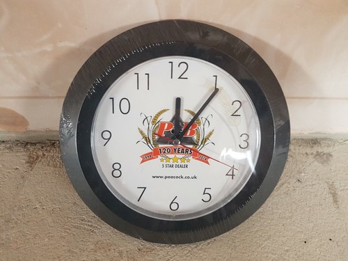 Horloge b - horloge, p&b