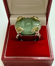 JADE SCULPTEE, PÉRIDOT 