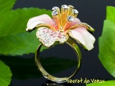 Bague fleur 3D céramique rose pale -Swarovski-Elements top qualité +pochette