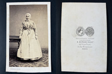 Bureau, Paris, Femme en tablier, cuisinière Vintage cdv albumen print Tirage a