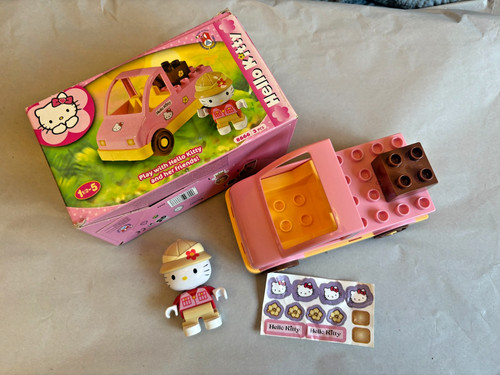 Hello kitty duplo style car - kitty,