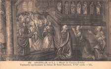 ANGERS - Musée de l'ancien Evêché:  Tapisserie : la Châsse de Saint Saturnin 