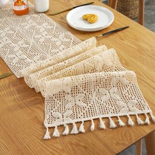 Dentelle Floral Crochet Table