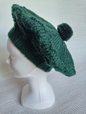 Fait main: Béret Femme en Laine avec Pompon. Vert sapin.