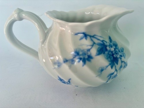 Pichet pot lait porcelaine