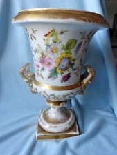 Ancien vase Médicis porcelaine de Paris XIXe decor de fleurs en l'état