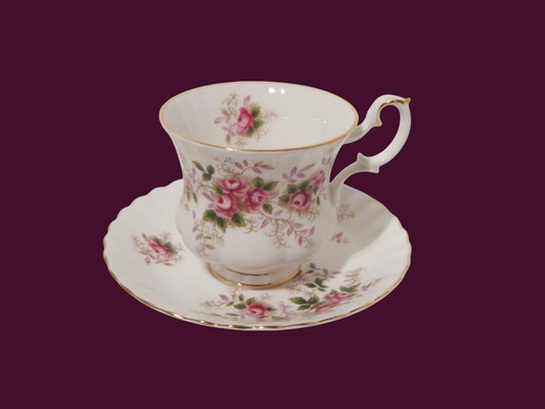 Précieuse porcelaine royal - précieuse,