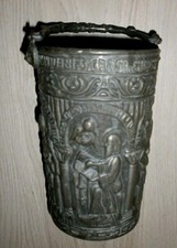 ANCIEN SEAU A EAU BENITE