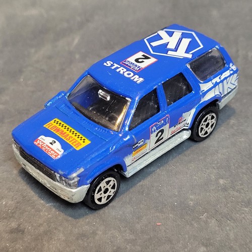 Petite voiture miniature