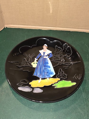 Assiette signé tess - assiette,