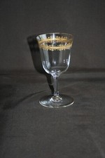 Beau verre à pied en cristal