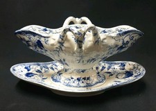 SAUCIÈRE  ANCIENNE  EN FAÏENCE DE CREIL ET MONTEREAU MODÈLE FLORA