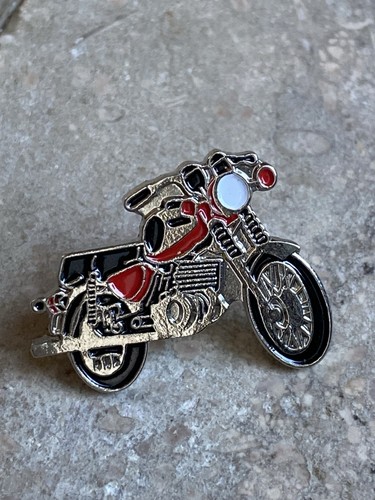 Pin 250 1 - pin’s, 1979