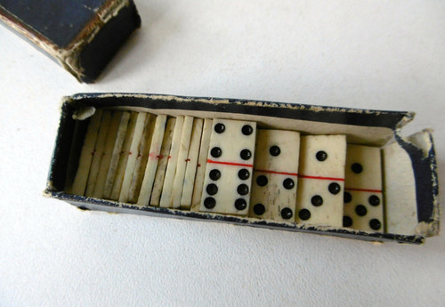 Ancien jeu dominos - de,